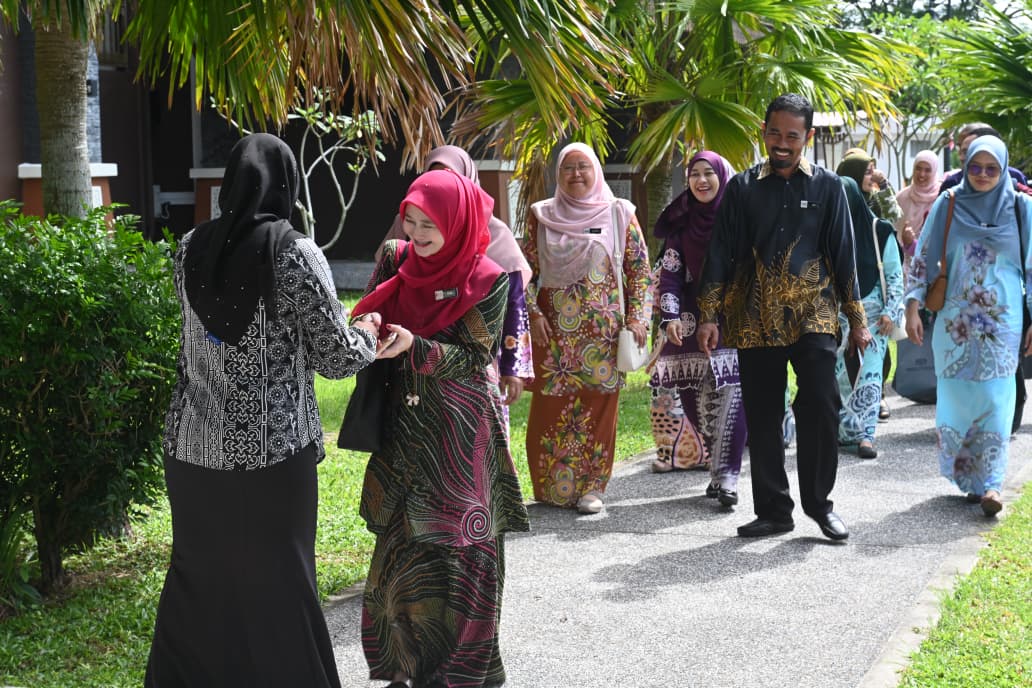LAWATAN PENANDAARASAN EKOSISTEM KONDUSIF SEKTOR AWAM (EKSA) KOLEJ MATRIKULASI KELANTAN (KMKt) KE UNIVERSITI MALAYSIA KELANTAN (UMK)